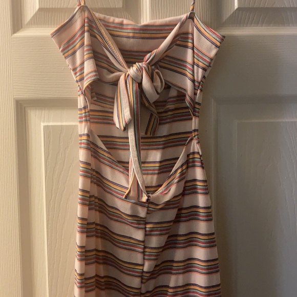 Cute Mini Dress that has never been worn. Unfortunately, it fits me to small - Picture 3 of 4